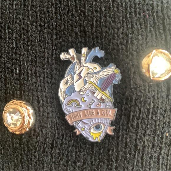 Woman’s Black Skull Cap with decorative pins - Picture 3 of 3